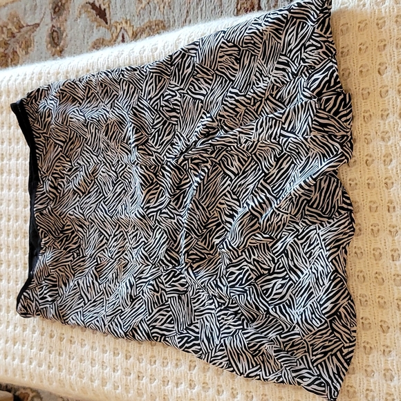 Dana Buchman A LINE Skirt Size 16 Statement Piece - Picture 1 of 3